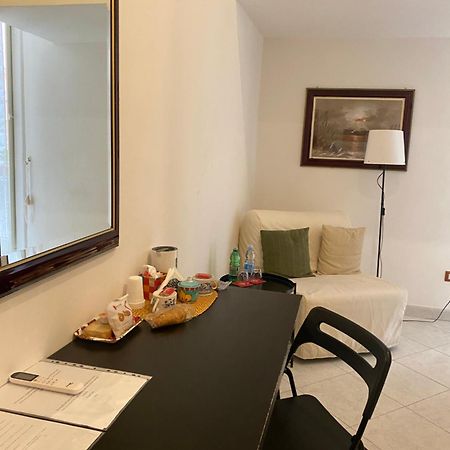 Bed & Breakfast Plebiscito Home Napoli Bagian luar foto
