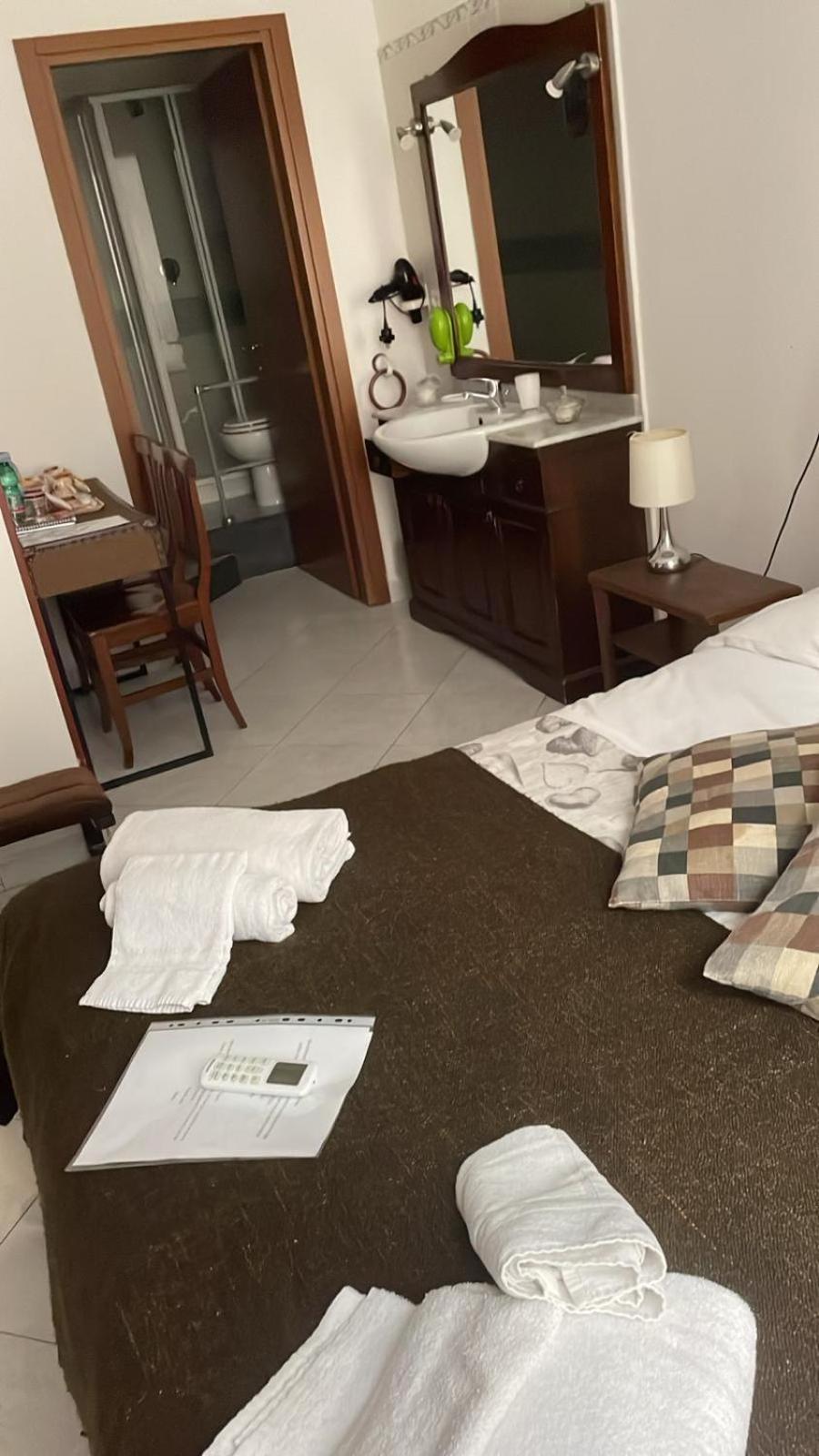 Bed & Breakfast Plebiscito Home Napoli Bagian luar foto